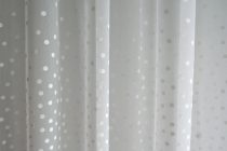   Fényáteresztő függöny Olimpia, 290 cm magas ólomzsinóros (szín: 01)