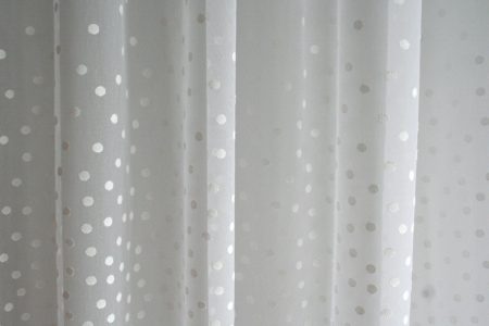 Fényáteresztő függöny Olimpia, 290 cm magas ólomzsinóros (szín: 01)